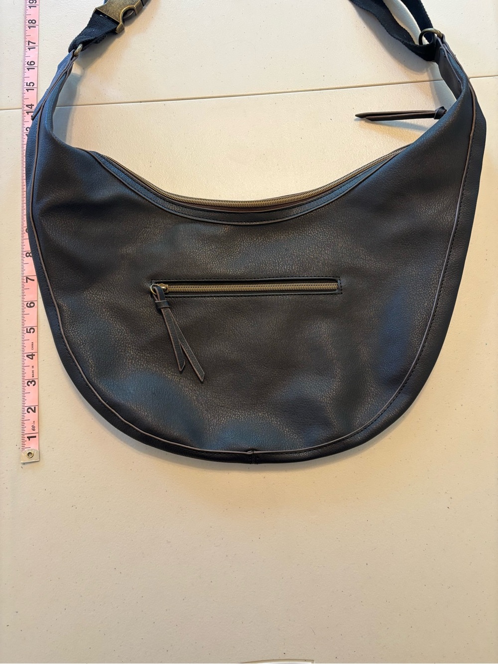 Time and Tru Black Hobo Bag with Cream Chevron Lining - Picture 2 of 6